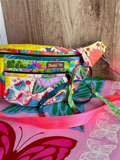 Anna Maria Horner Overdressed Sling Bag Bunte Geldbörse - Etsy.de