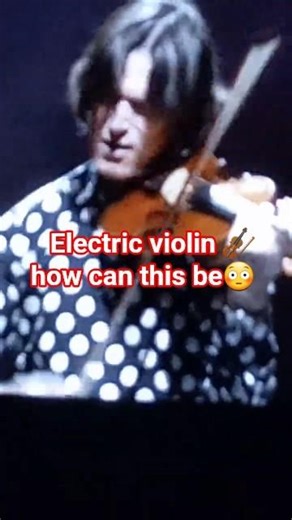 How does a violin sound like an electric guitar with distortion? #comedygroup #funny #rock #comedy