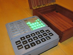 Open DSKY, una réplica del teclado y pantalla de los ordenadores del programa Apolo