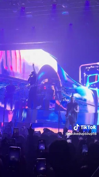 Chase Atlantic Concert in Montreal - Experience the Energy!