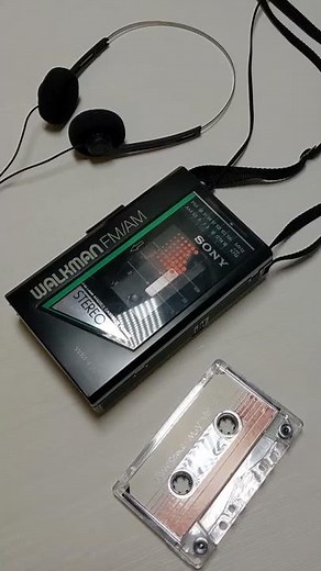 Sony Walkman! How we use to listen to Music? 😂 #SHORTS