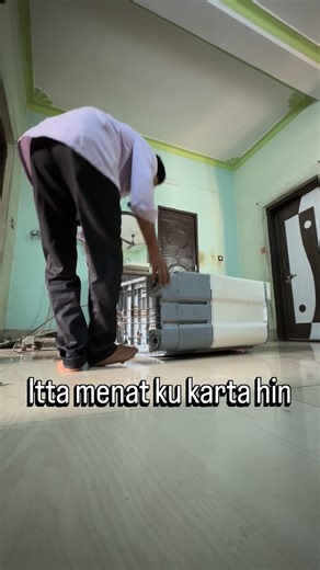 Parwez vlog09 on Instagram: "Kaam karna parta hin❤️#viral #myvlog #instagram"