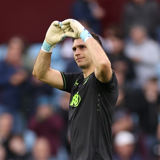 The best of the best goalkeeper in the world: Emi Martínez! 😍 | Aston Villa FC