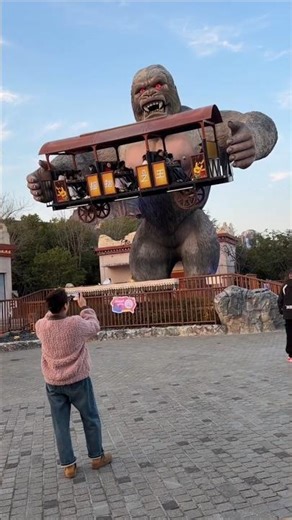 I Found a Dangerous Monster Lifting Train 😱🚂🦍| Survival House Step by Step”114 #shorts