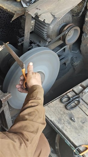 sharpening scissors ✂️ . #latifscrubbersfactory #peshawar #latifcreations