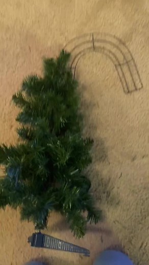 DIY Grinch/Whoville Tree Part 1