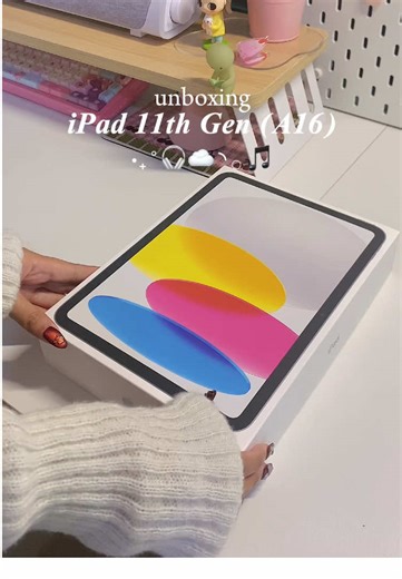 Unboxing My First iPad 11th Gen 256GB Silver