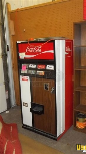 Antiques & Art SP on Instagram: "Ícone do design retrô dos anos 70. Rádio Coca-Cola Vendo • Modelo P-50 Produzido no Japão para a The Jack Russell Company 9 transistores • AM/FM/AFC Exemplar com caixa original Disponível para venda. #antiques #cocacola #collection"