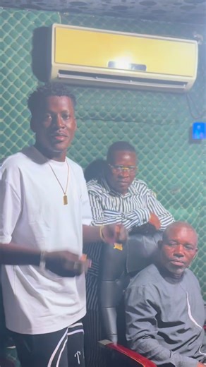 Obadé rencontre le Grand Maître Execellent Mavimba