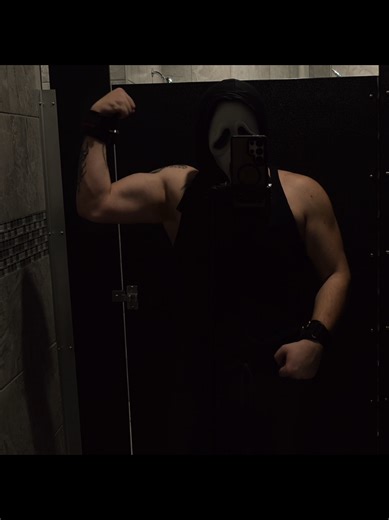 Exploring Dark Romance in Dark Academia Cosplay