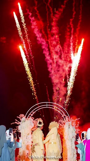 wedding malam mesti kena ada bunga api #firework #wedding