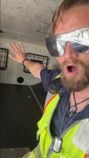 Load Up!: Inside an Embraer 175