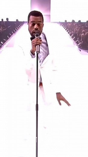 Kanye West - Love Lockdown Performance at 2008 EMAs