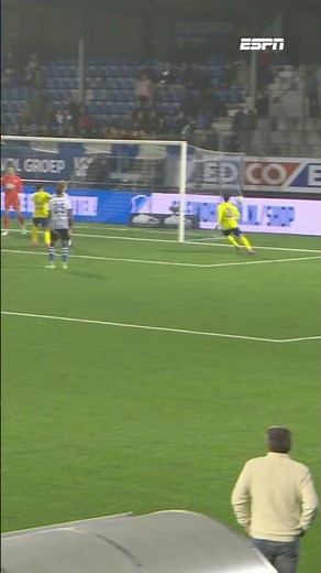 ⏱️ Diep in de blessuretijd redt Jort van der Sande een punt voor SC Cambuur tegen zijn oude club 😱