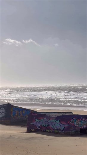 Veille de course pour la Gurp TT de Grayan 🔥 Le circuit est prêt, vérifications administratives et techniques en cours, pilotes en place ✅ Il risque d’y avoir de la bagarre ce week-end sous une météo capricieuse ⛈️ @pilote.de.sable #pds #pilotedesable | Pilote de Sable