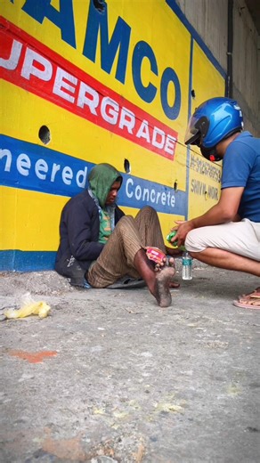 First Time Helping Someone ❤️ I Felt Real Peace 😢#shorts#helping#thehumansewak#