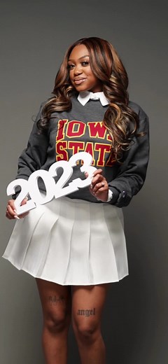 What is Simply Sámone and how were we founded ? Johnson came to #isu to study psychology & ended up building a BEAUTY business from her dorm room 🙌🏽🤩!