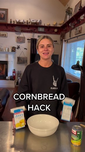Delicious Cornbread Hack: Moist & Easy Recipe!