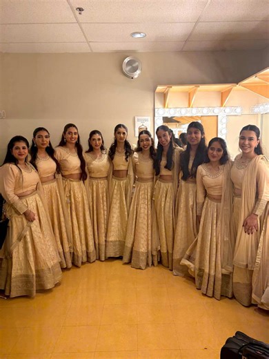 raanjhan full dance 🎶🤍 this dance is so so special to me, from choreographing this in my room to shooting my first professional dance reel with @tdsinghstudios to performing it live on the @The Dance Room stage! 🫶 outfit: @Bhatia Fashions #fyp #dance #bollywood #dancer