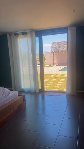 👋 Miarahaba anareo, namana ato amin’ny Anakarana ! Vitsy sisa ny daty malalaka ho an’ny volana Novambra sy Desambra ! 😍 🎄 Tsy afaka mandray intsony kosa ny vanim-potoanan’ny Noely sy ny Taom-baovao ! 🙏 Misaotra hatrany amin’ny fahatokisana sy ny fitiavanareo 💚 💬 Miandry anareo ao amin’ny hafatra miafina (MP) izahay ho an’ny famandrihana manaraka 😉. Mandrapihaona indray ary ooo ! 📲 034 03 347 73 034 03 380 20 #Villaprivée #villa #villaavecpiscine #Tana #Antananarivo @topfans Anakarana | A