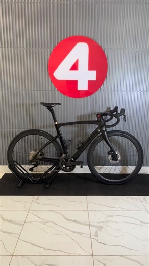 Hub4 on Instagram: "Pinarello F7 Disc 53 💵 R$35.990,00 -Tamanho: 53 -Ano: 2023 -Quadro full carbon -Shimano Ultegra Di2 12v -Rodas Most Ultrafast 40 em carbono (tubeless ready) -Freio a disco hidráulico -Valor para pagamento no Pix. Para parcelamentos em até 12x, consulte nossas taxas. -Bike está em nosso showroom de Brasília, na Asa Norte (Centro Empresarial Norte). Agende um horário e venha conhecer. -Contato: @Hub4.bike (34) 99995-3411. #Pinarello #PinarelloF7 #UltegraDi2 #RoadBike #Hub4"
