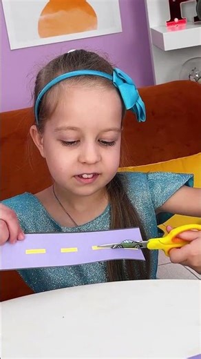 Master paper cutting with this simple hack! 📄🙌 #crafty #parentingtips