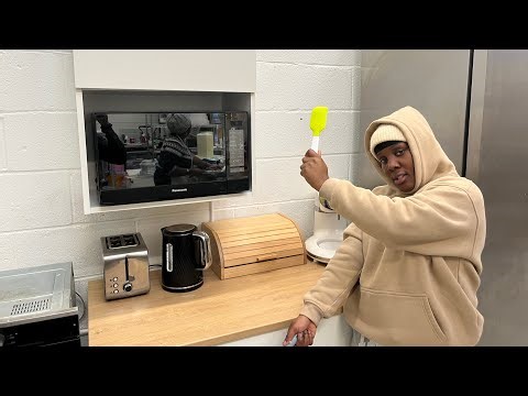 BUILDING OUR NEW KITCHENETTE.. STARTING THE YEAR FRESH 👩‍🍳