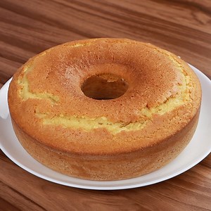 275K views · 4.8K reactions | Gâteau maison 4 tasses! Le plus facile à faire et il devient moelleux | Recettes Maître | Facebook