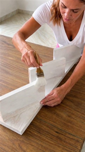 Mensola fai da te in legno #DIY #bricolage #woodworkingart #mensolaFaiDaTe #diyShelf