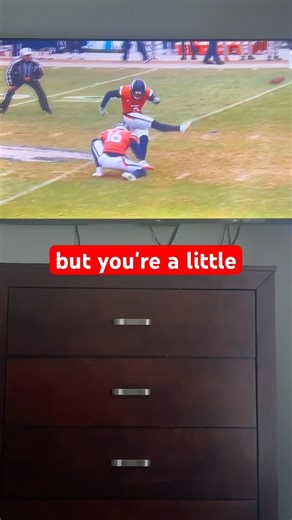 Field Goal is not Good from 52 by the Broncos Kicker!