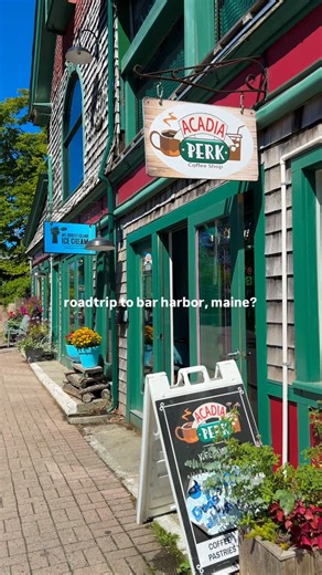 must do things in Bar Harbor, ME 🦞⬇️ 🌅 Sunrise at Cadillac Mountain (highest point on the East Coast) 🚗 Drive the Acadia Park Loop Road before crowds wake up 🌊 Stand at Otter Cliff 🪨 Hike to Bubble Rock (the famous giant rock hanging on the edge) 🥐 Warm popovers tea at Jordan Pond House 🌲 Wander the Jordan Pond loop (flat, dreamy, reflective views) 📸 Pull over at every scenic turnout - Gorham Mountain, Otter Cove, Fabbri Picnic Area ☕ Coffee stop at a Friends insired cafe downtown aka Ac
