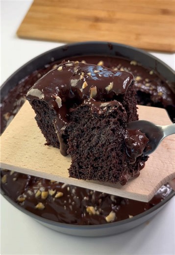Delicious Chocolate Cake Recipe: Easy to Make!