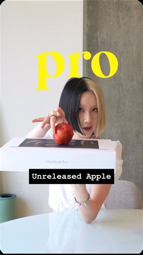 Zoe! on Instagram: "Apple’s unreleased M5 chip MacBook Pro 💻 🍎 Branding audit 🤓 unsponsored first impressions of @apple ‘s new 14-inch MacBook Pro x M5 chip W the macOS Tahoe & liquid glass #apple #macbook #macbookpro #newapple #applem5 #applelaunch #unboxing #brandreview"