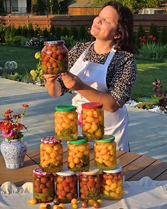 563K views · 10K reactions | Cum pun roșii cherry la borcan rapid și...