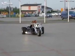 Trike with a V8 motor. Yes please! | TopMotors
