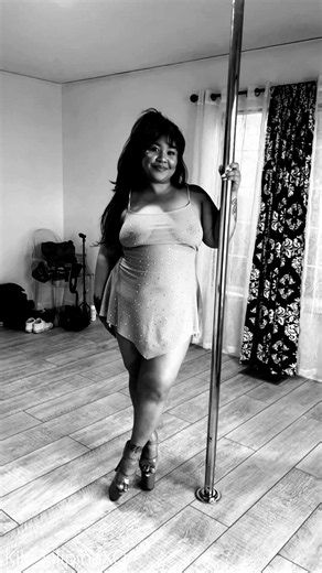 Black and white photography behind the scenes artistic photoshoot
