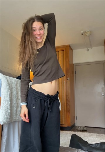 and unitentionally meet my cats LOLL😹😹 (7hr solo drive tmr im so hype) can’t wait to be home 🫰🏼🫰🏼🥹🥹 (sorry i looked chopped in this) #fyp #vlog #packwithme #travel #gymgirl