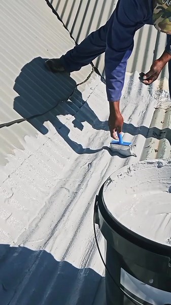 Winter leaks? Liquid plastic pure acrylic water barrier is a waterproofing polymer, modified with latex, that allows extreme flexibility, uv stability and adhesion. It can be used on pitched and flat roofs, roof tiles, parapet walls, gutters & fish ponds!We've got you covered.#pitspaints #waterproofing #diy #diywaterproofing #liquidplastic #fixthatleak #homemaintenance @pitspaints @pitspaints @pitspaints