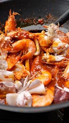 606K views · 8.9K reactions | Episod 365 | Resepi Ramadhan Seafood Shellout | 2 Minit 1 Resepi by Che Sayang Kitchen | Che Sayang Kitchen | Facebook