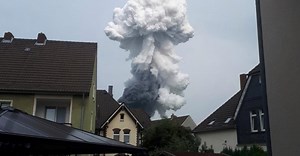 VIDEO. Explozie puternică la uzina chimică Bayer din Germania. Un mort, 16 răniţi şi 4 persoane date dispărute. ”Pericol extrem”