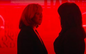 'Impeachment American Crime Story' Teaser: Sarah Paulson's Linda Tripp Meets Beanie Feldstein's Monica Lewinsky - SlashFilm