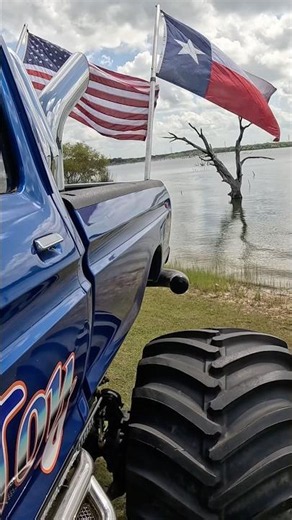 Detroit Diesel Music with Flags!! Happy 250th!!!