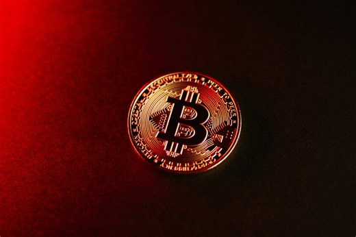 Algo extraño está pasando con Bitcoin: no es solo que baje, sino por qué está bajando
