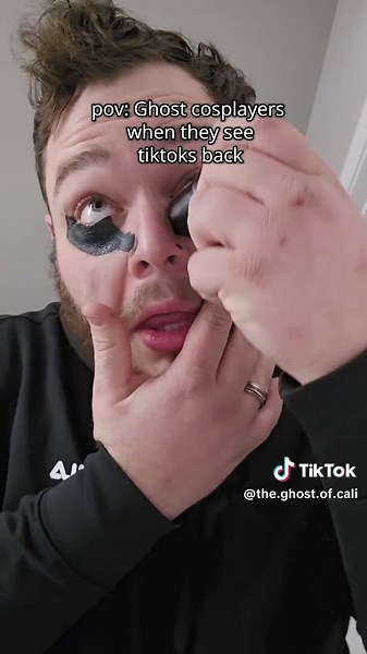 Epic Ghost Cosplay Reactions in Call of Duty