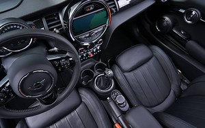 MINI conserve la boîte manuelle pour plusieurs modèles 2021