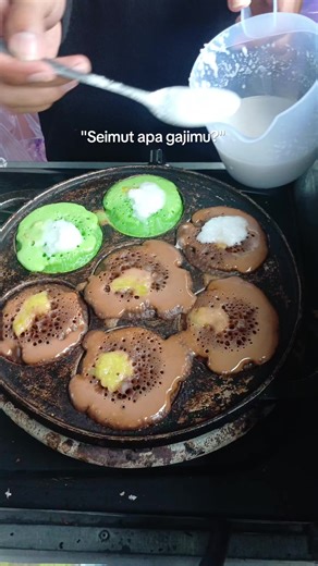 seimut imutnya gajimu, masih bisa buat beli bikang siram santan, sebox bisa untuk sekeluarga #fyp #xyzbca #jajanjadul #jajananjadul #kulinertiktok