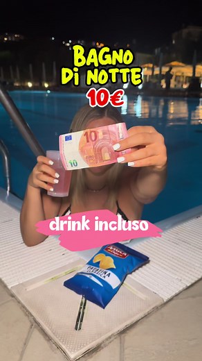 Bagno notturno in piscina a Bacoli: Serate d'estate!