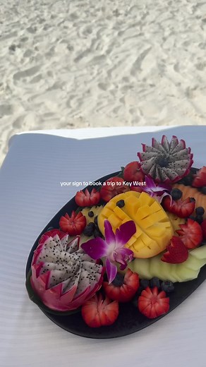 When the only thing on your agenda is beach, bites, and a Key West sunset 🌴☀️ #KeyWest #TheReachKeyWest