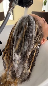 Watch Victoria’s #BLONDME colour and care process unfold with this step-by-step 殺 @edgybgirl shows you how to take your blonde skills to a new level with BLONDME – our versatile colour & care system with integrated bonding technologies enables you to master any blonde challenge for your client’s! #NewBlondeNewMe #authorityinblonde #colourprocess #schwarzkopfprofessional #schwarzkopfpro #partnersincraft | Schwarzkopf Professional UAE | Facebook