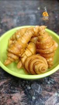 Iss Holi party ko de International twist #holisnacks #CrossiantNimki #shorts ‪@akshaypatr688‬